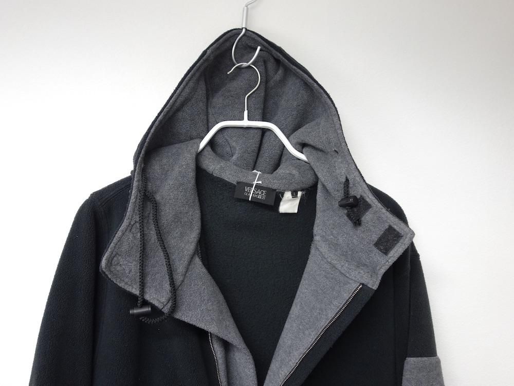 <img class='new_mark_img1' src='https://img.shop-pro.jp/img/new/icons15.gif' style='border:none;display:inline;margin:0px;padding:0px;width:auto;' />VERSACE CLASSIC 륵 ե꡼  USED