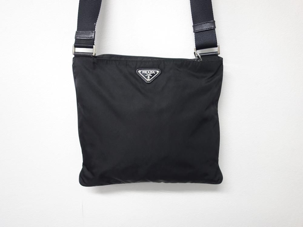 <img class='new_mark_img1' src='https://img.shop-pro.jp/img/new/icons15.gif' style='border:none;display:inline;margin:0px;padding:0px;width:auto;' />PRADA ץ  ߥ˥Хå ꥢ USED