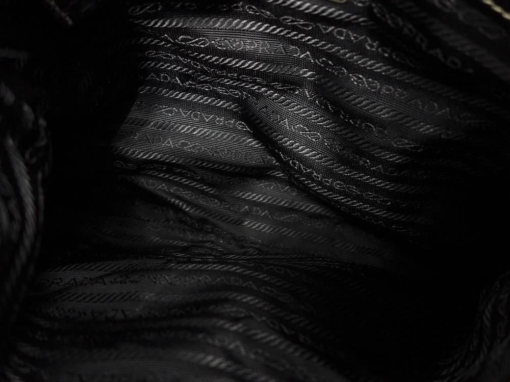 <img class='new_mark_img1' src='https://img.shop-pro.jp/img/new/icons15.gif' style='border:none;display:inline;margin:0px;padding:0px;width:auto;' />PRADA ץ  ߥ˥Хå ꥢ USED