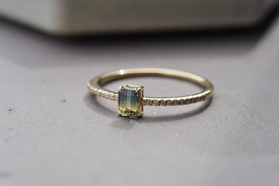 キラキラダイヤ約1キャラ付き2.3587ティアドロップ型天然サファイアリング サファイア×リング