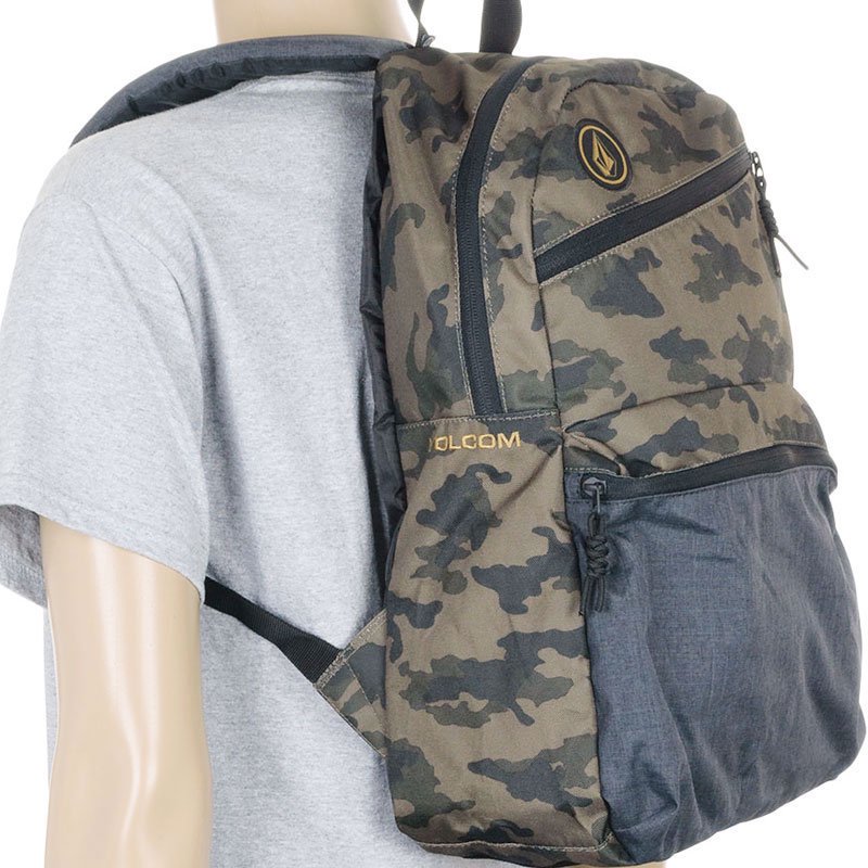 アウトレット】ボルコム VOLCOM バッグ ACADEMY BACKPACK カモ 迷彩 バックパック NO42