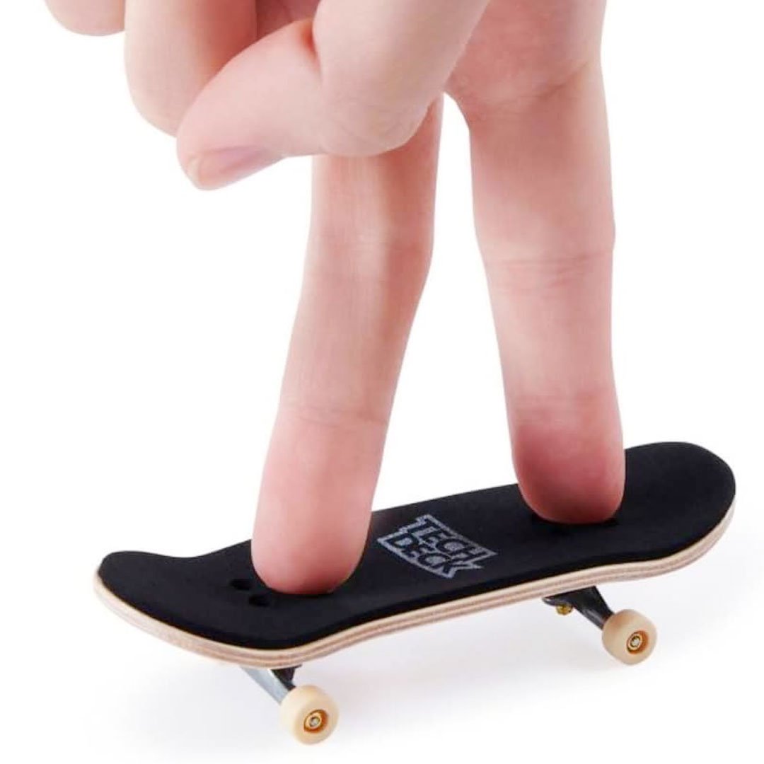 最新 ﾃｯｸﾃﾞｯｸ TECH DECK Fingerboard Vol.17ｼﾘｰｽﾞ<br>指ｽｹ ﾌｨﾝｶﾞｰﾎﾞｰﾄﾞ