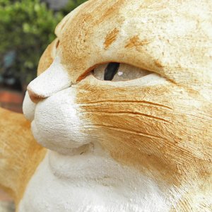 リアルな猫のオブジェ【茶トラ白】 - 猫雑貨・猫グッズ 猫的生活百貨店けいと屋ニコル