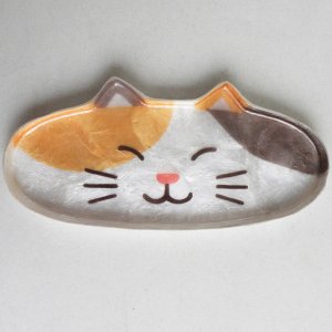 カピスの眼鏡トレイ ほのぼの三毛猫 猫雑貨 猫グッズ専門通販 猫的生活百貨店 けいと屋ニコル