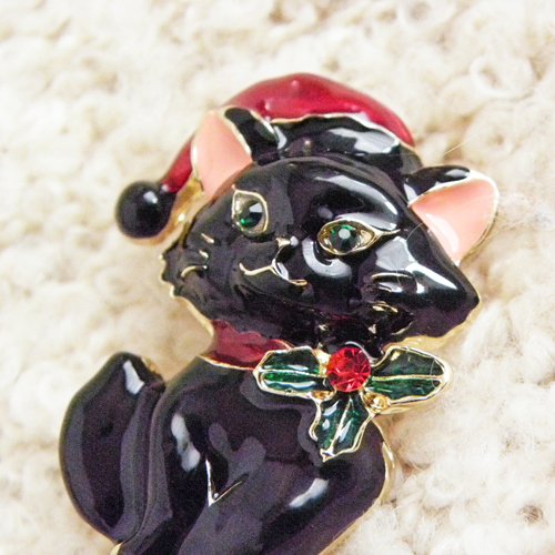 ペルシャ猫のクリスマスブローチ【黒】 - 猫雑貨・猫グッズ専門通販 猫