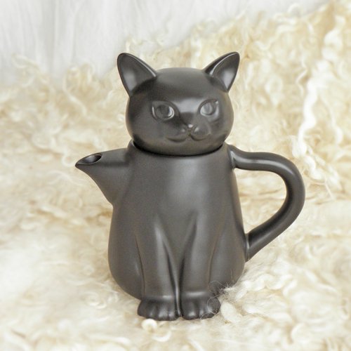 チョコンとおすまし黒猫ティーポット - 猫雑貨・猫グッズ専門通販 猫的