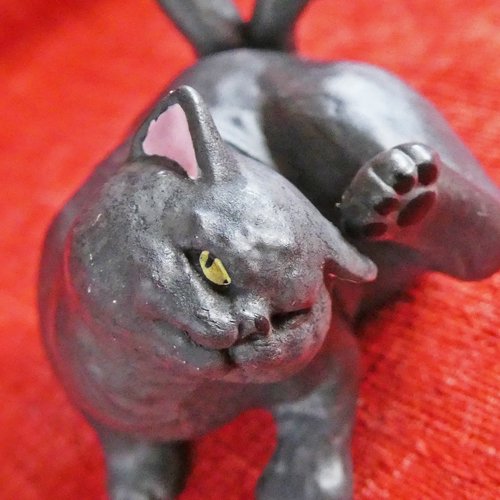 白亜器の猫フィギュアマスコット【猫又蚊遣り器/黒】 - 猫雑貨・猫