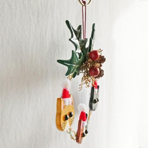 ハンドメイドのワイヤーリース【クリスマス/スリーキャッツ】 - 猫雑貨