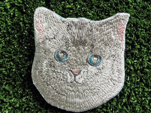 刺繍ねこブローチ【しましま猫/グレー系】 - ねこ雑貨・猫グッズ専門店