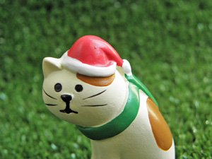 まったり猫【クリスマスの三毛猫サンタ】緑のマフラー - 猫雑貨・猫グッズ専門通販 猫的生活百貨店 けいと屋ニコル