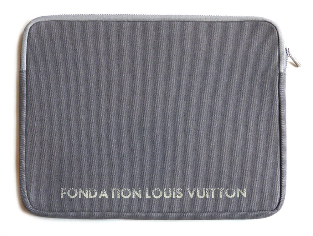 パリ限定！LOUIS VUITTON/ルイヴィトン美術館/ノートパソコン＆タブレットケース  15インチラップトップケース/小物ポーチ/FONDATION LOUIS VUITTON/Laptop Sleeve 15