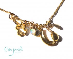 Chibi Jewels（チビジュエルズ）月と十字架のネックレス/ムーンストーン＆ラブラドライト/Stardust Charm Necklace GOLD/N307<img class='new_mark_img2' src='https://img.shop-pro.jp/img/new/icons16.gif' style='border:none;display:inline;margin:0px;padding:0px;width:auto;' />