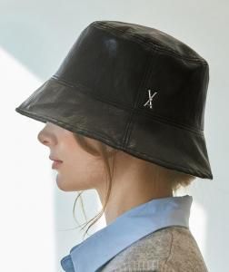 ŹVARZAR Х Хåȥϥå ڹ֥ 쥶 糰к ˹  VA Cubic Stud Veganleather Drop Bucket Hat<img class='new_mark_img2' src='https://img.shop-pro.jp/img/new/icons5.gif' style='border:none;display:inline;margin:0px;padding:0px;width:auto;' />