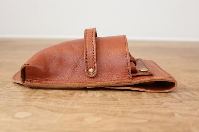 フタ付シザーケース　５丁差し　キャメル＆カラフル　本革　SCA-126/CCB 本革 手縫い シザーケース(グレー＆ブラック) フタ付き 7丁対応