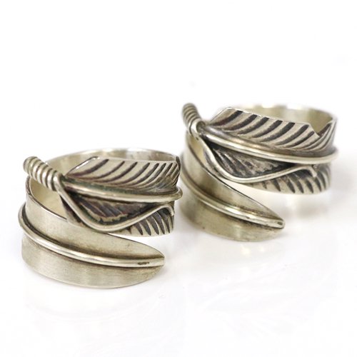 Indian JewelryNavajo Chris Charley Feather Ring Type-A