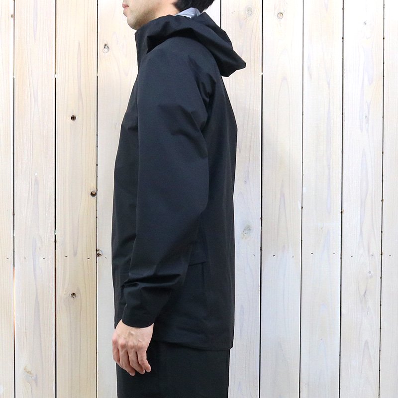 ARC'TERYX (アークテリクス)『Norvan LT Hoody』(Black) - REGGIE