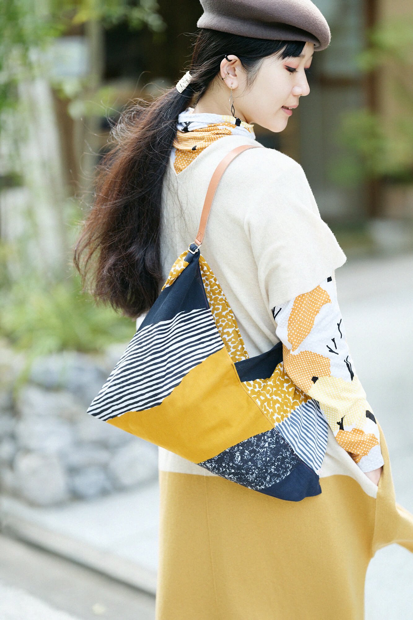 伊勢木綿 小巾折 － 昔からある、日本のエコバック。肩に掛けても、手 