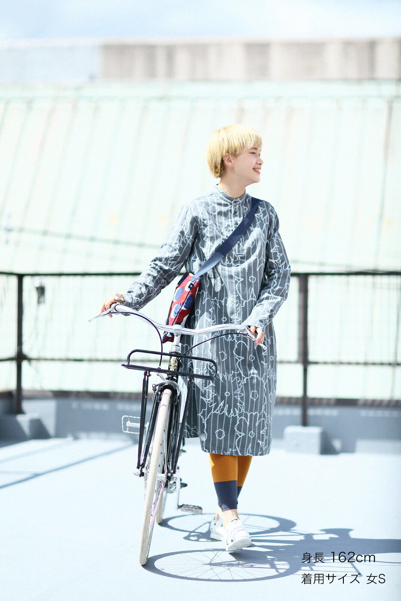 ダブルガーゼストライプ H N Bikeワンピース おおらからくがき 鉛色 なまりいろ Sou Sou Netshop ソウソウ 新しい日本文化の創造 ダブルガーゼストライプ H N Bikeワンピース おおらからくがき 鉛色 なまりいろ Sou Sou Netshop ソウソウ 新しい日本文化の創造
