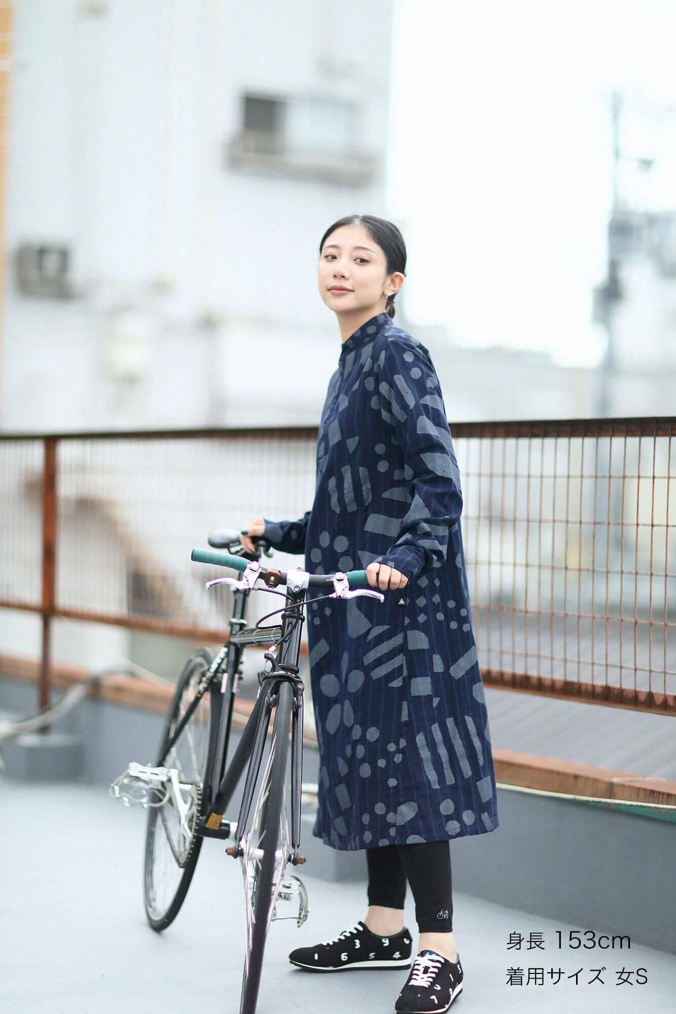 Bikeワンピース 動きやすいミドル丈のシルエット