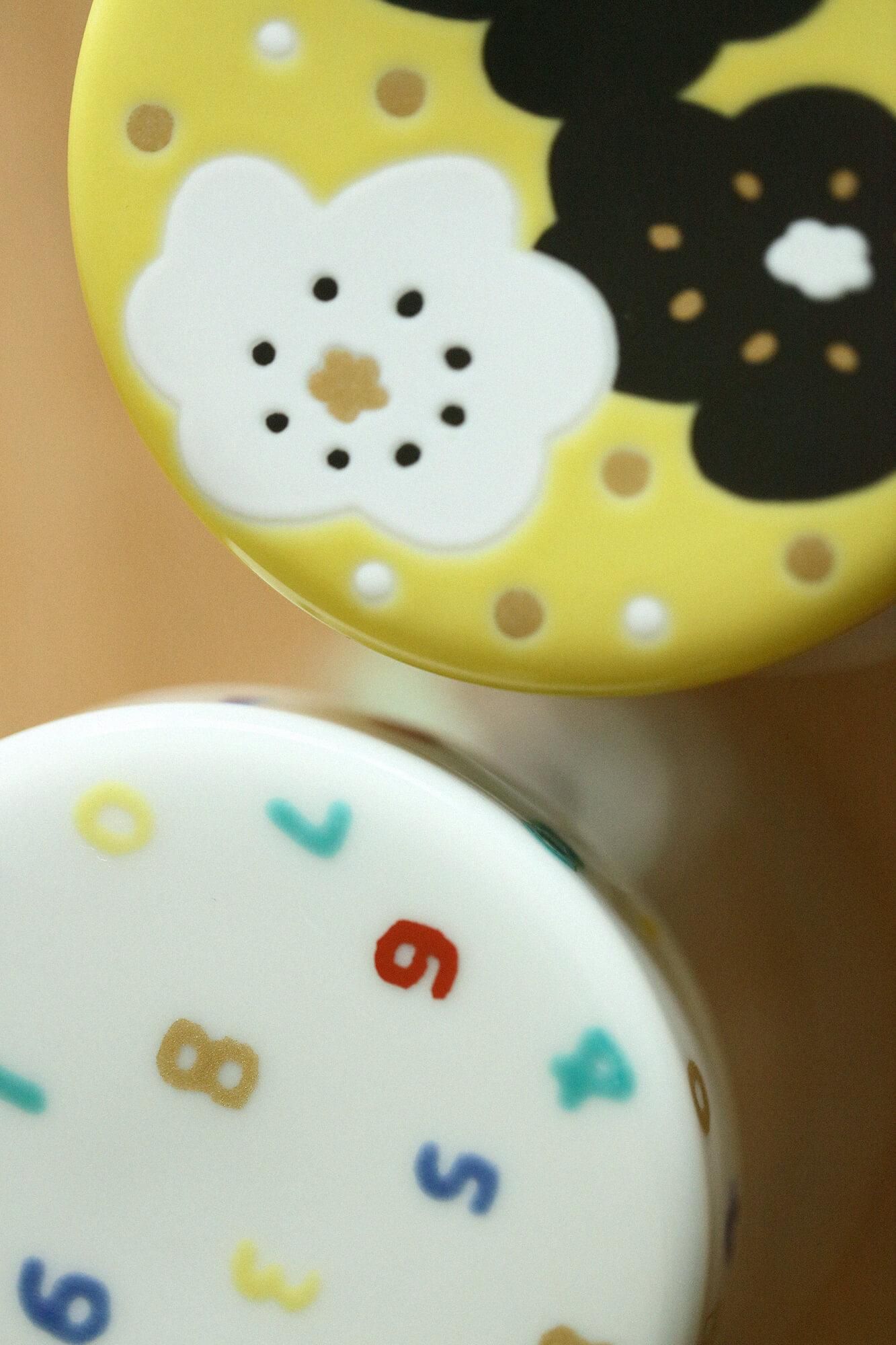 九谷焼文様蓋物（くたにやきもんようふたもの） 丸瓶（まるびん