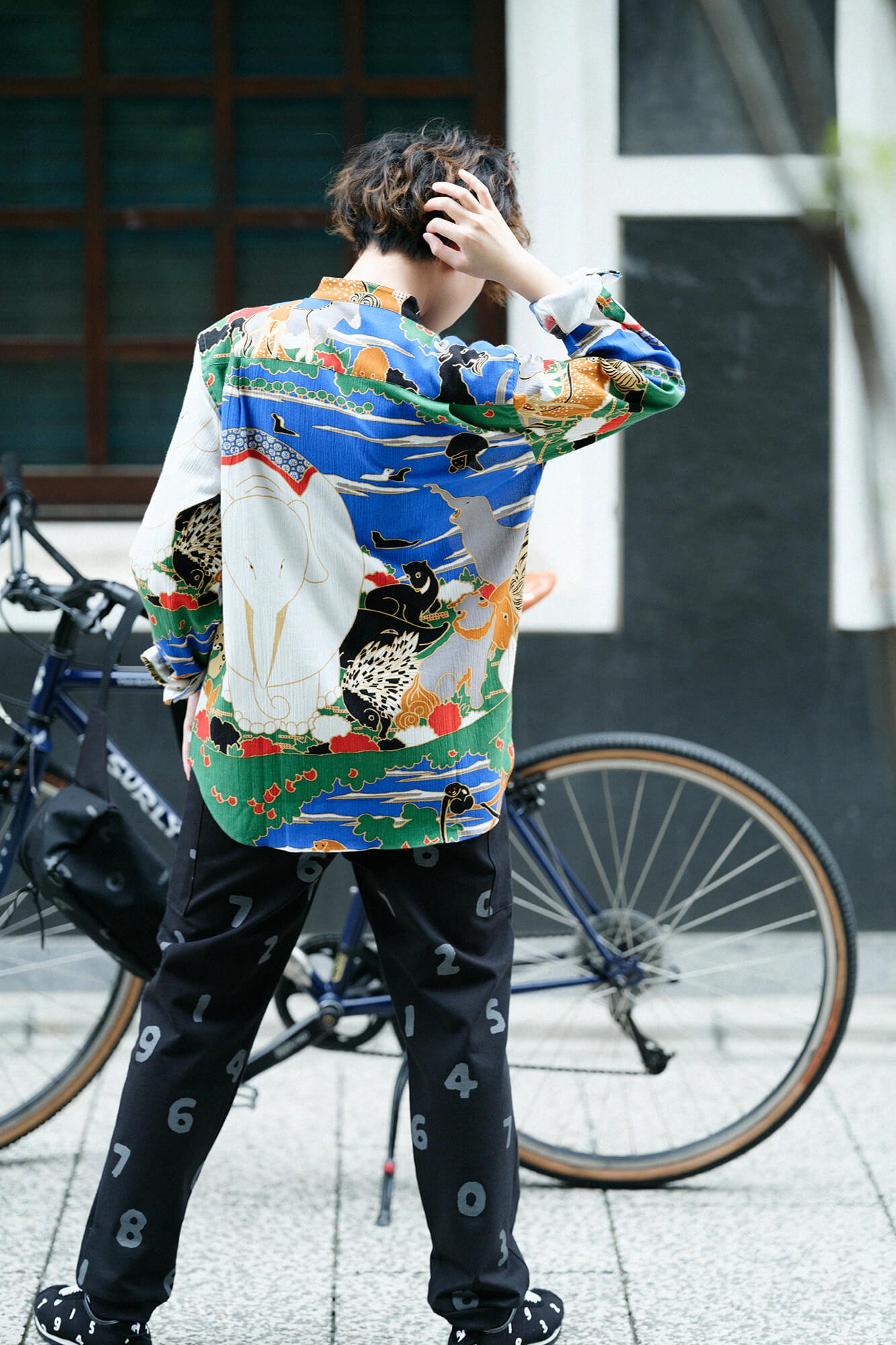 高島縮 20/20 スタンドカラーシャツ／若冲（じゃくちゅう） 鳥獣花木図屏風（ちょうじゅうかぼくずびょうぶ） 写し（うつし） - SOU・SOU  netshop　（ソウソウ）　-　『新しい日本文化の創造』