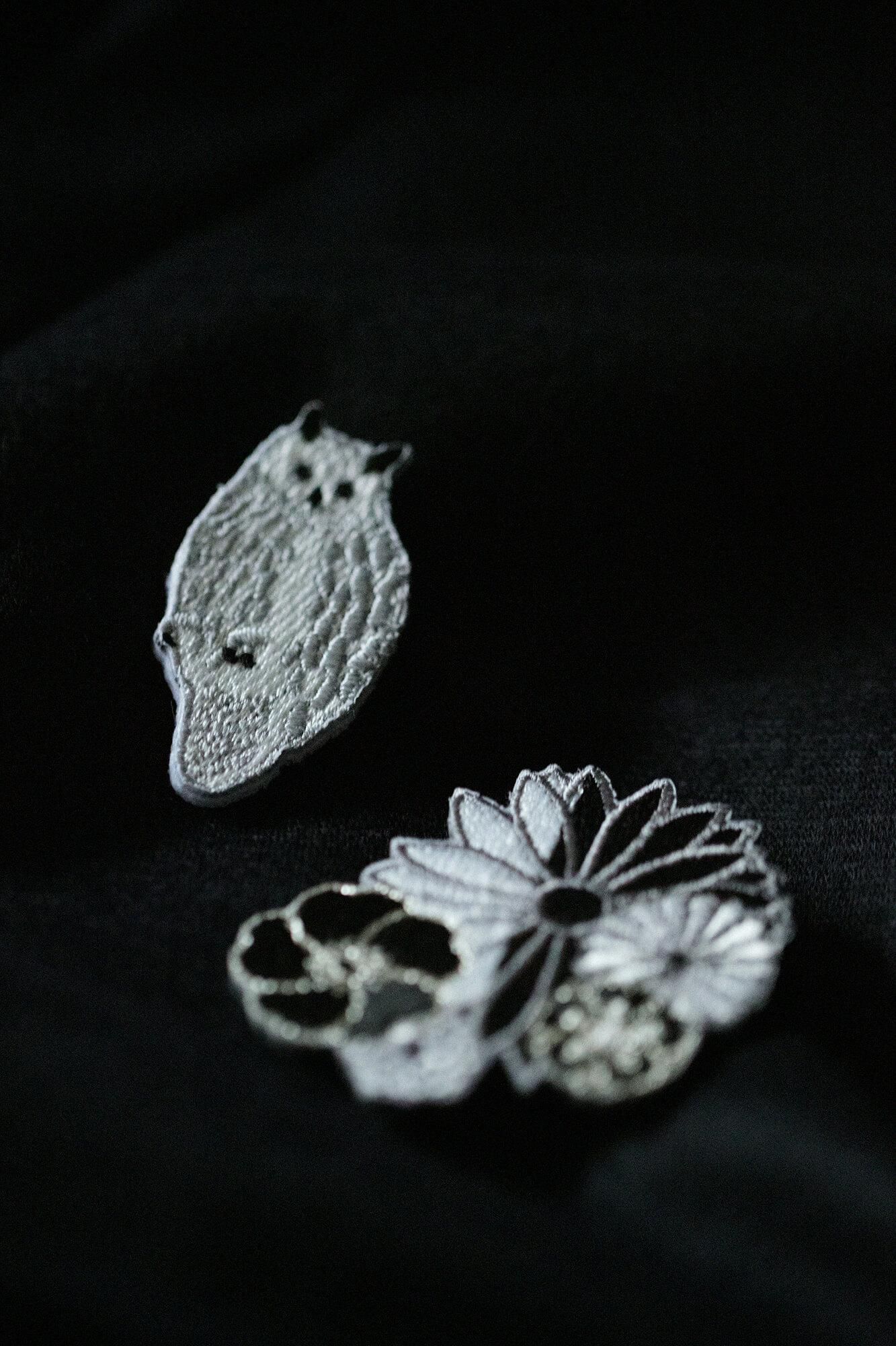 【繍】　★ 官品 月白地寸蟒緞料製手包 ★　清代　金龍 祥雲 刺繍文様　明清織繍 繍】 ☆ 官品 月白地寸蟒緞料製手包 ☆ 清代 金龍