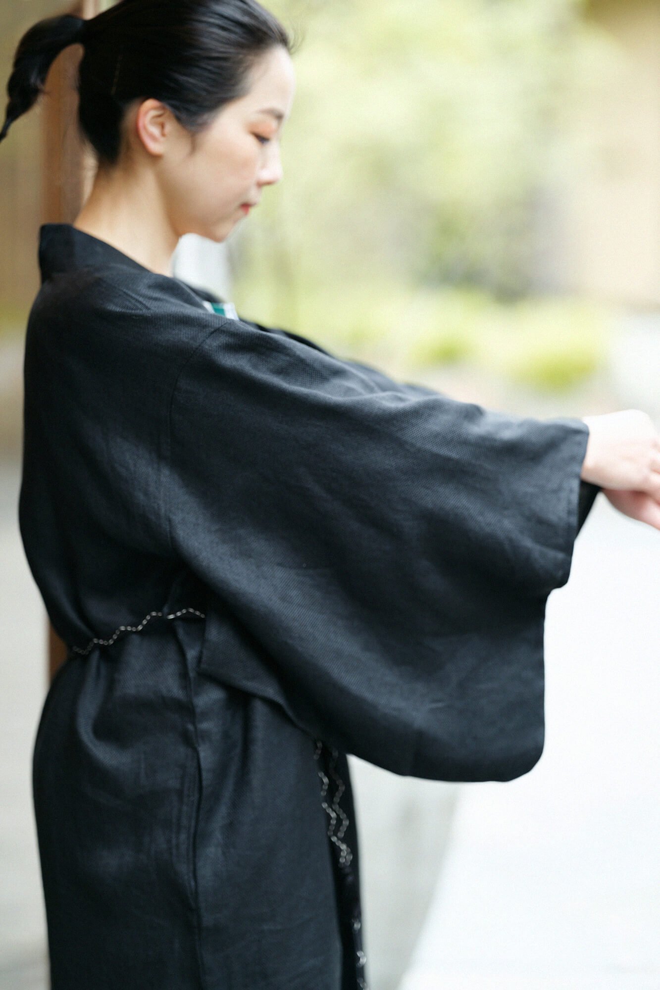 麻 小袖羽織（こそでばおり） 長丈（ながたけ）／濡羽色2（ぬればいろ） - SOU・SOU netshop　（ソウソウ）　-　『新しい日本文化の創造』