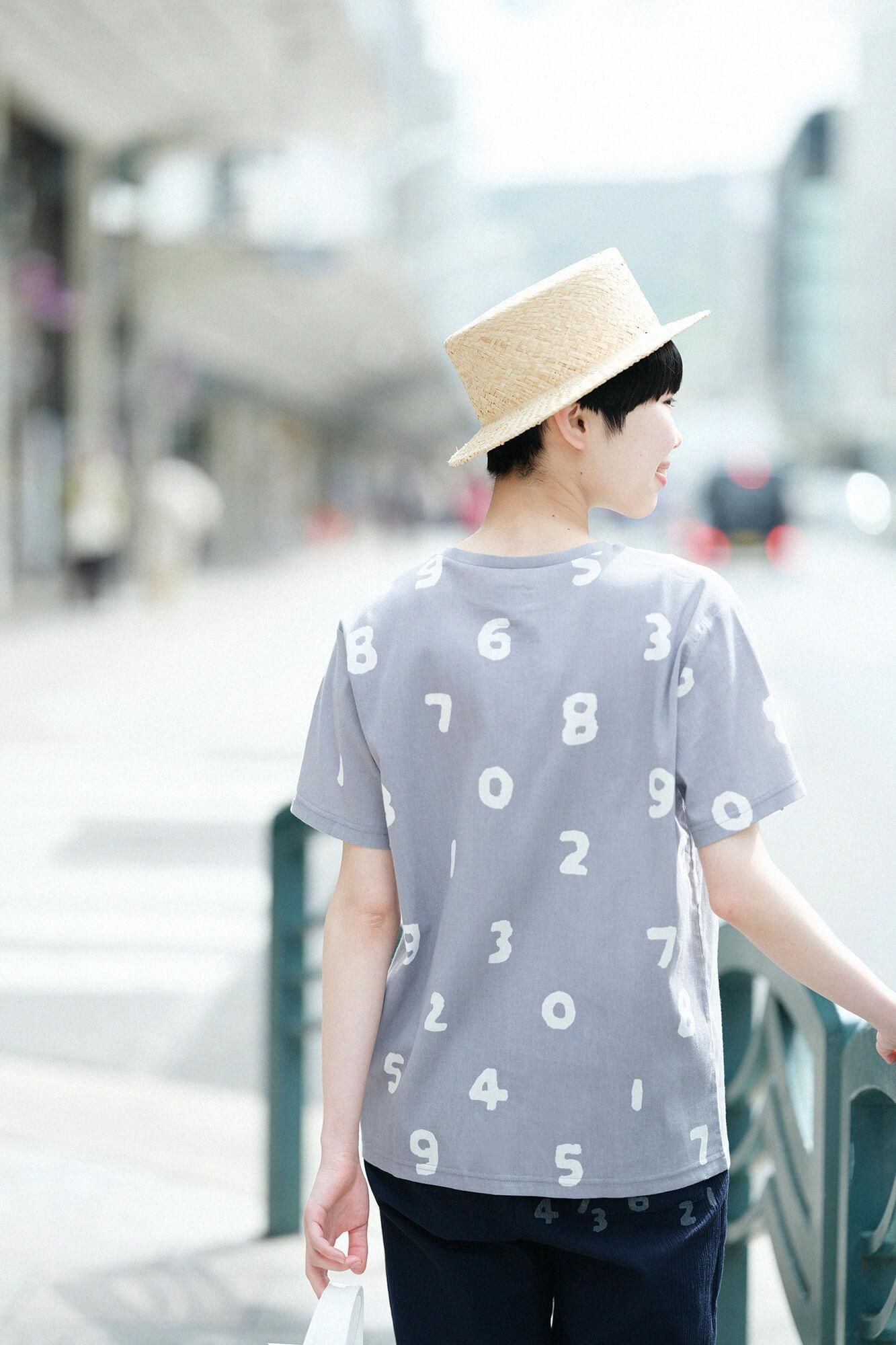 新しい 高島縮 40/40 半袖Tシャツ／SO-SU-U 薄墨色（うすずみいろ シャツ/ブラウス(半袖/袖なし)
