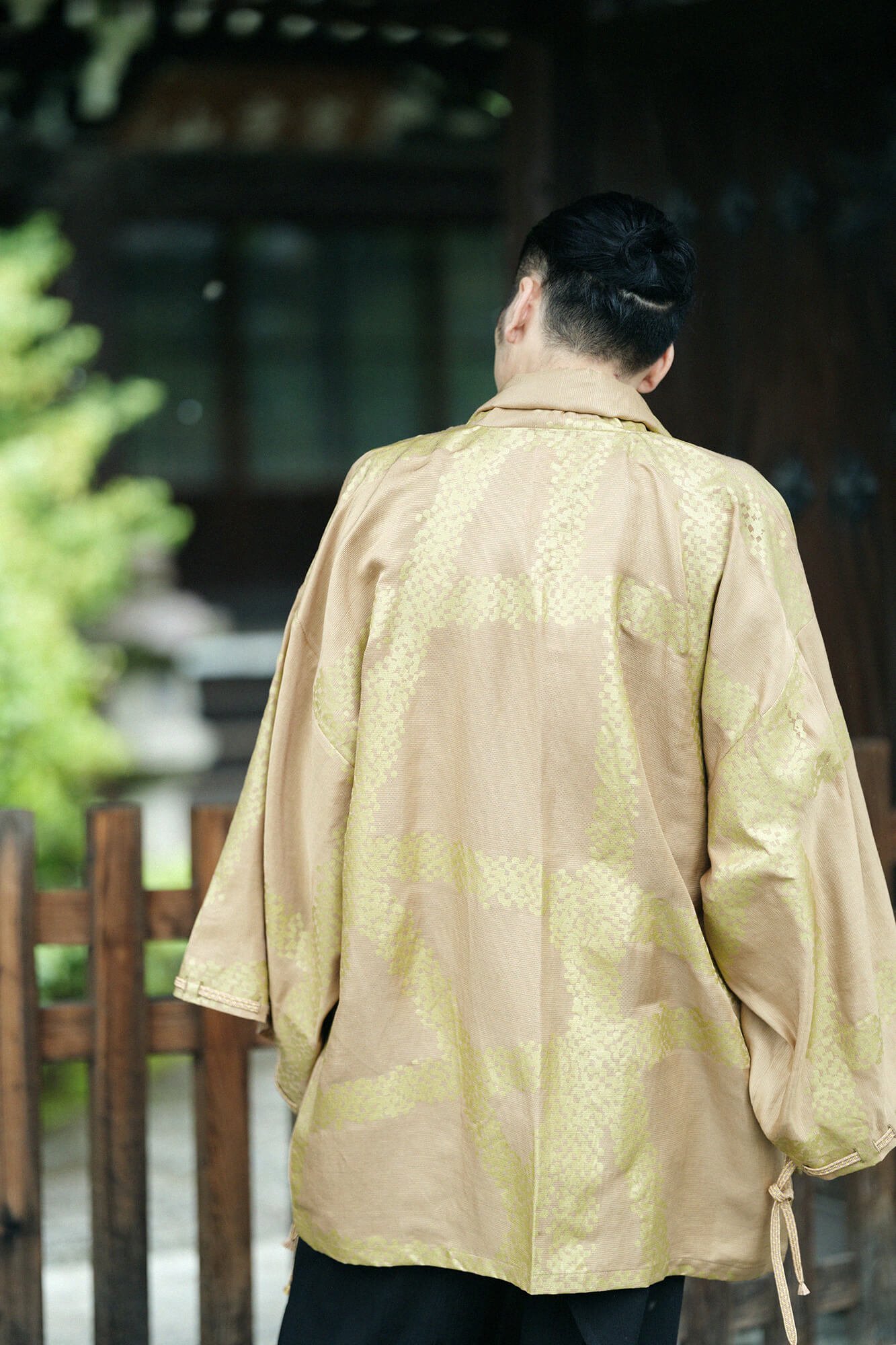 麻シルク 宮中袖（きゅうちゅうそで） 短衣（たんい） 単（ひとえ）／がんじがらめ 芝翫茶（しかんちゃ） - SOU・SOU netshop　 （ソウソウ）　-　『新しい日本文化の創造』