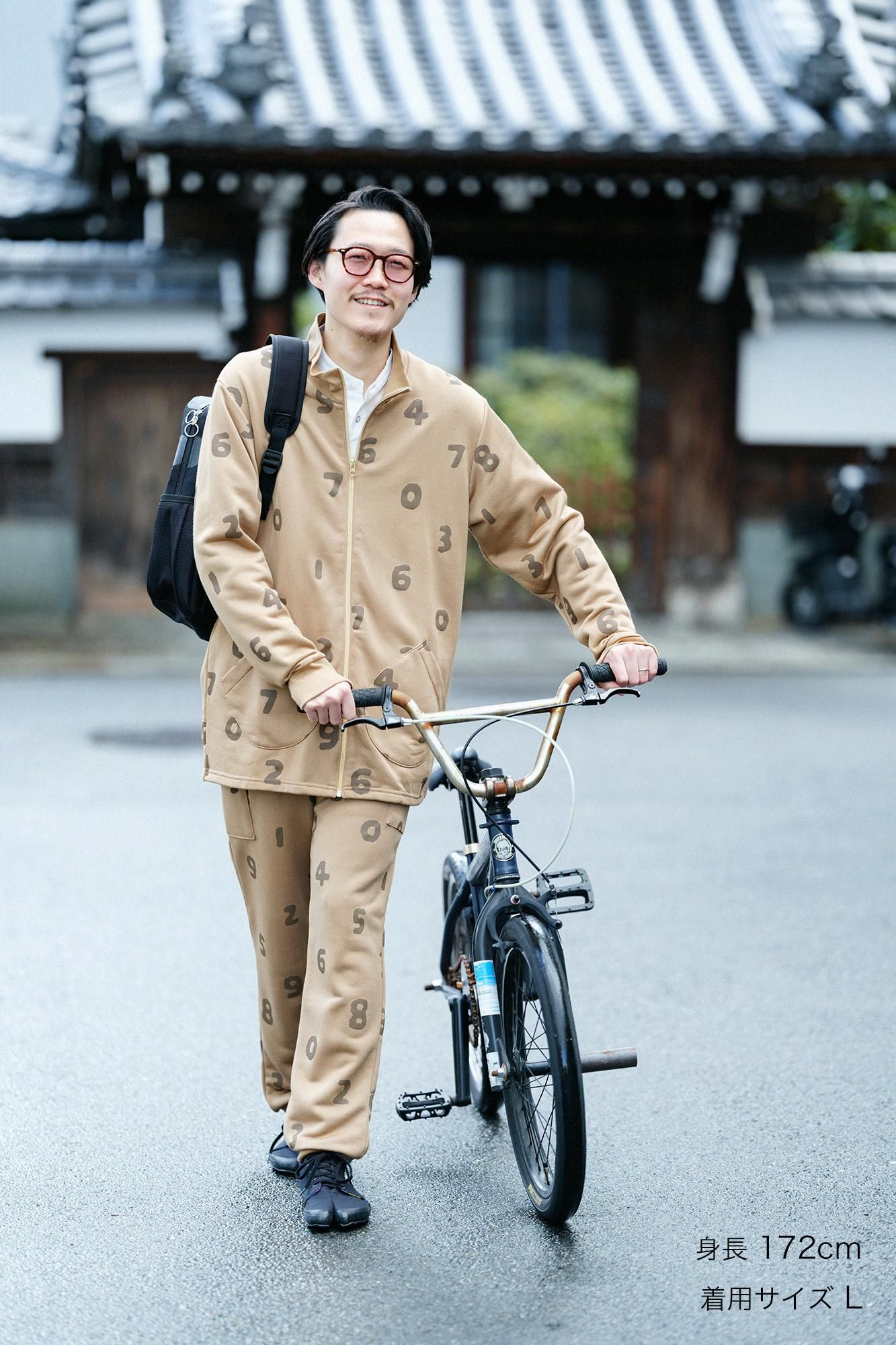 BIKEパンツ － 伸縮性のある生地で履きやすさ抜群です。