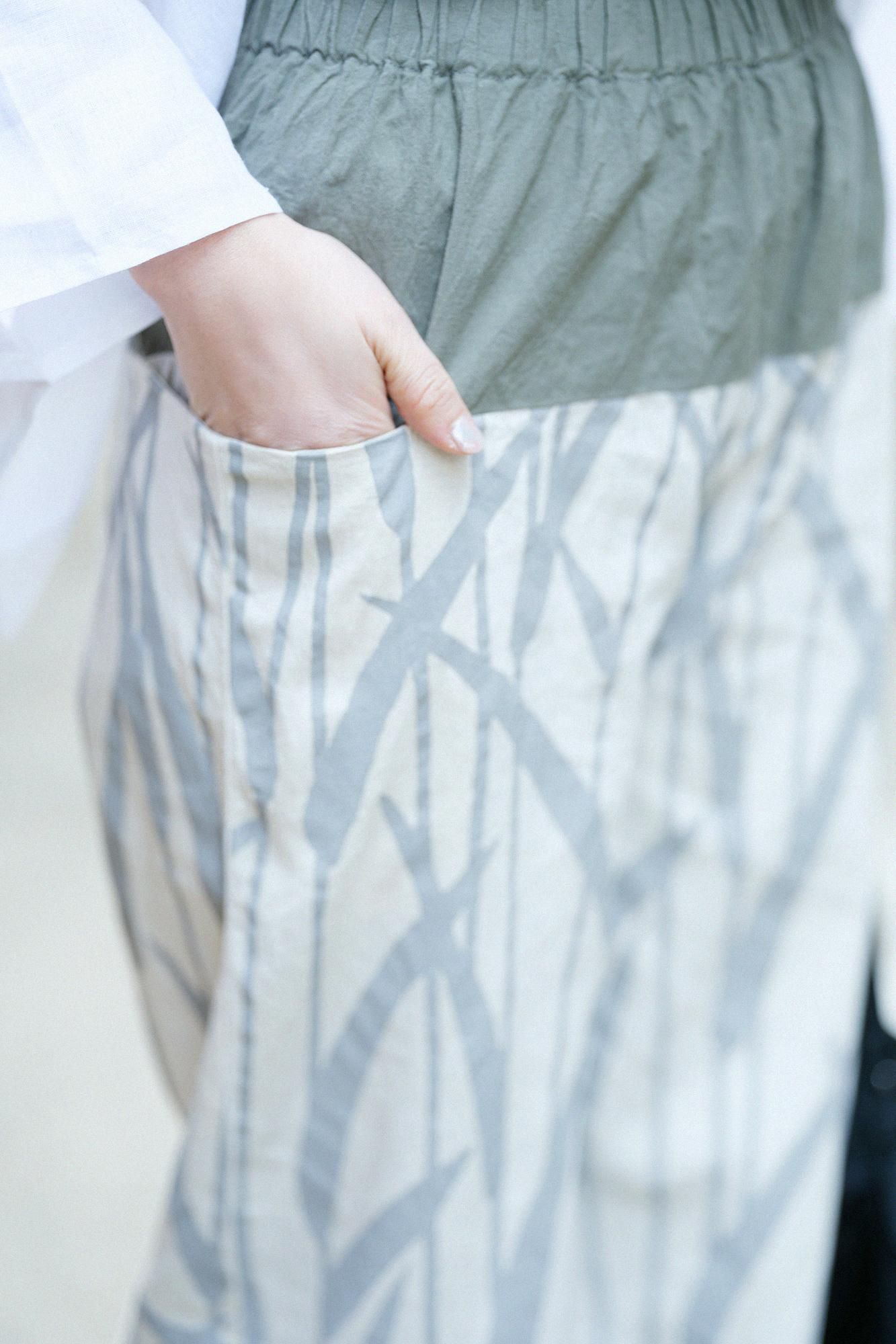 【極美品】SOU・SOU◎伊勢木綿 20/20 麻混 帯もんぺ／草柳鼠 × 水辺 伊勢木綿 20/20 麻混 帯もんぺ／草柳鼠（くさやなぎねず）×水辺