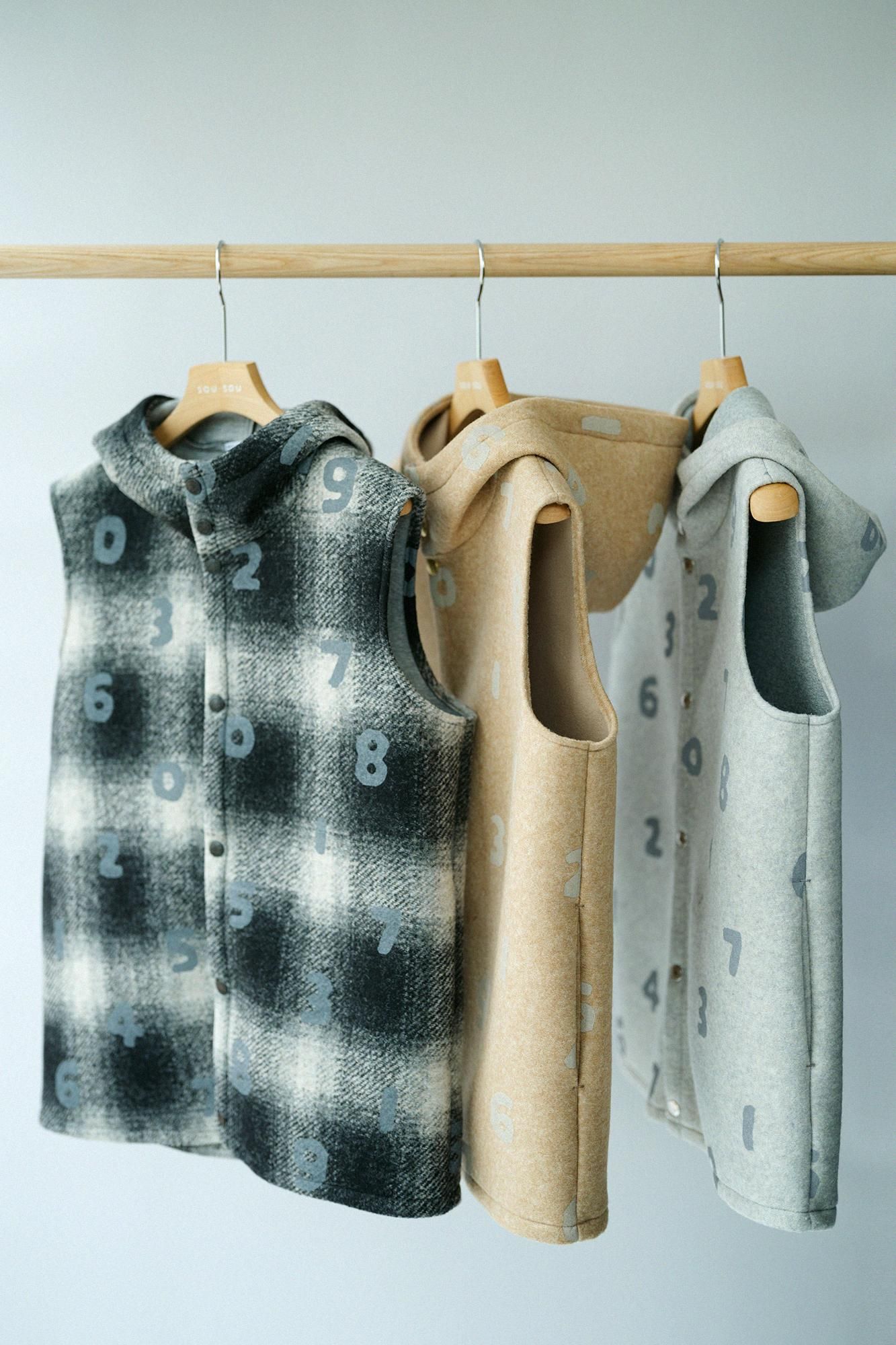 ボンディングニット BIKEフードベスト／SO-SU-U 濡羽霞格子