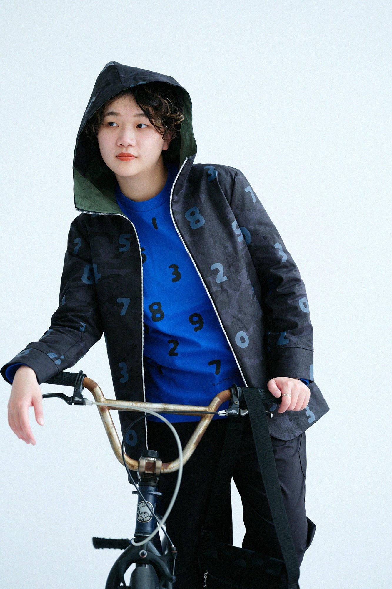 コットンキャンバス ZIP UP フードジャケット／camo SO-SU-U 墨