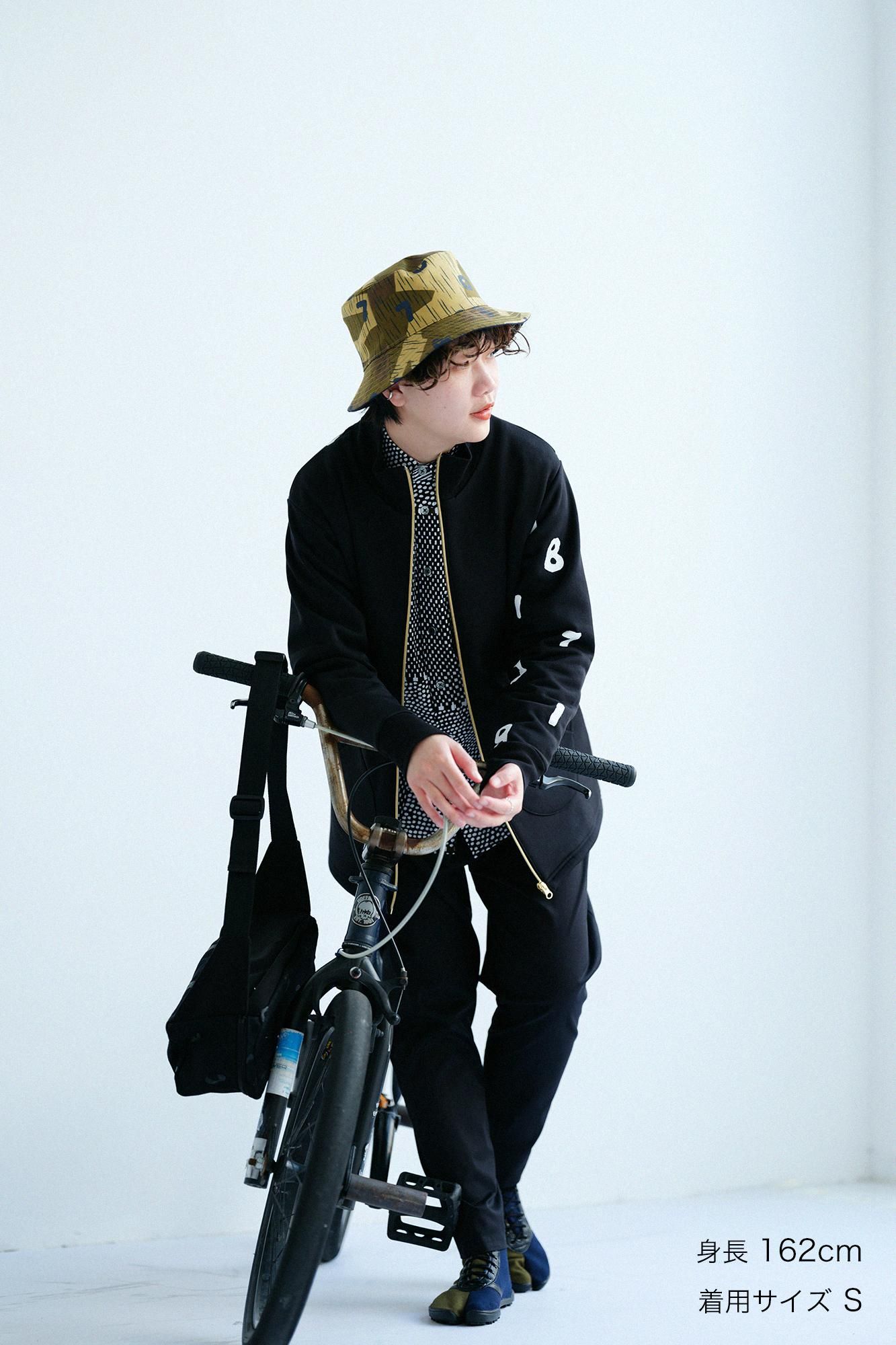 ラッチパイルニット ZIP UP BIKEブルゾン／ブラック×SO-SU-U