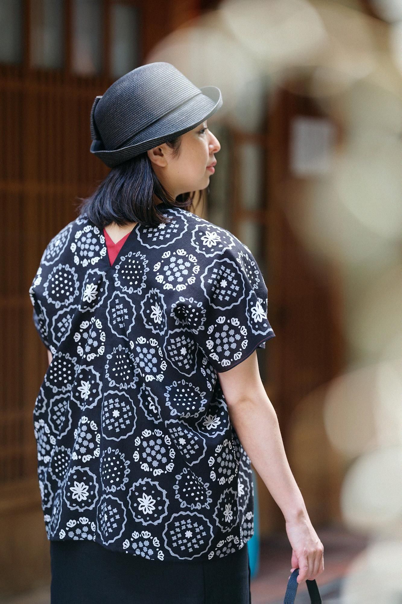 伊勢木綿 文（ぶん） 四角衣（しかくい） 二つ身／花刺繍