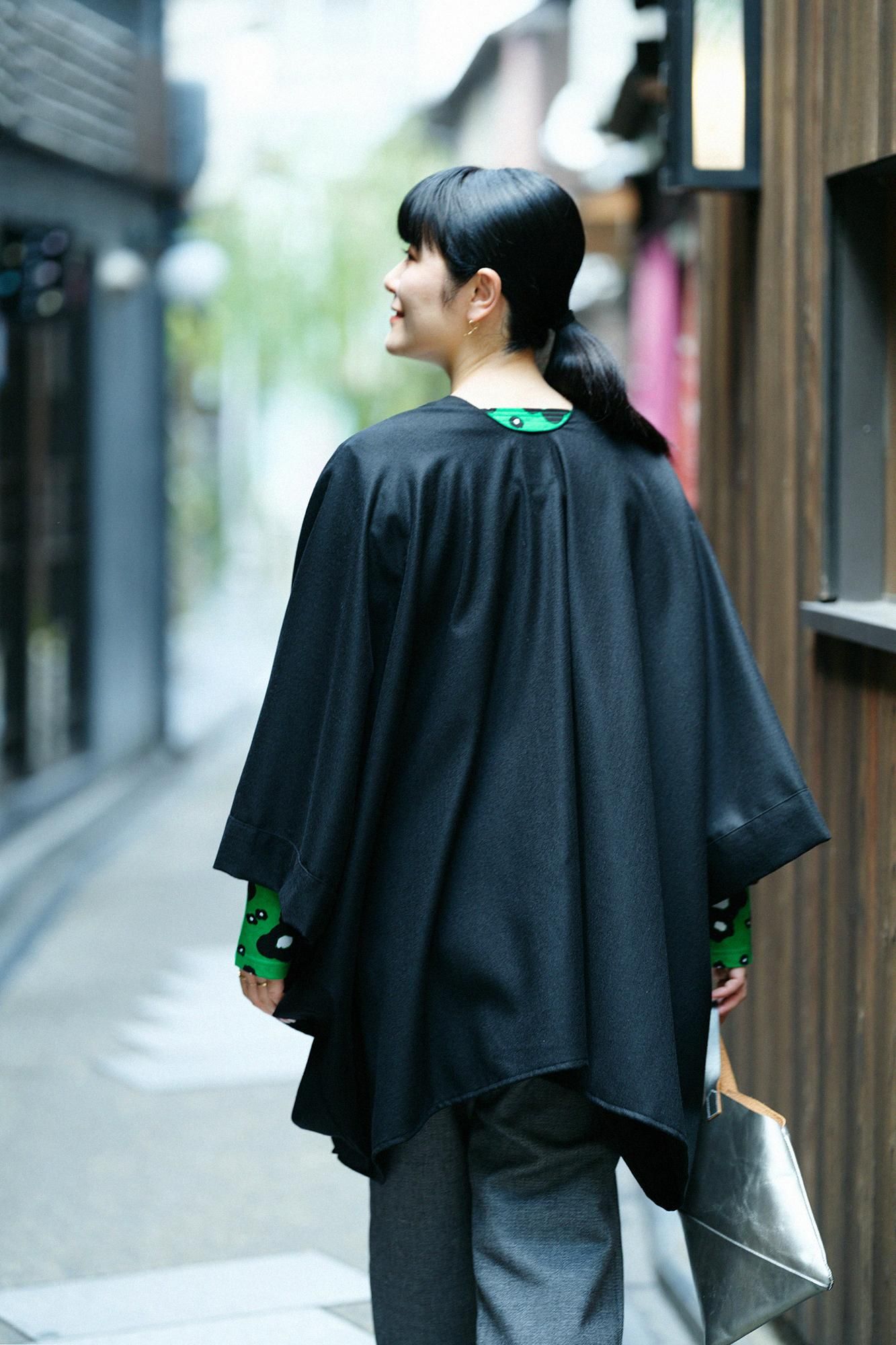 梳毛（そもう） 杉綾織（すぎあやおり） きさらぎ／濡羽色（ぬれ