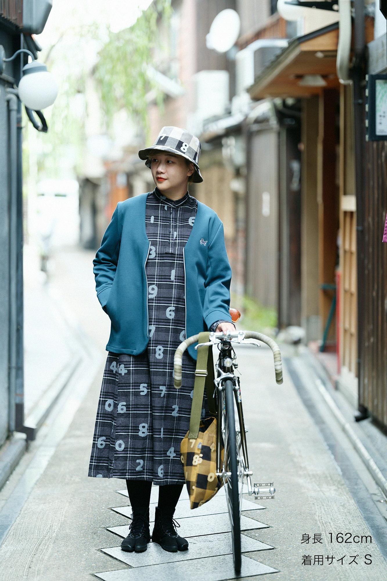 ダンボールニット ノーカラーVネックBIKEジャケット／ボトルグリーン