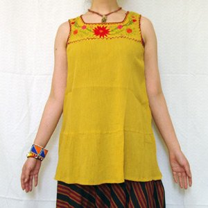 エスニックファッション・アジアンファッション　 胸元花刺繍チュニック／エスニックファッション・アジアンファッション・アウトレット・セール