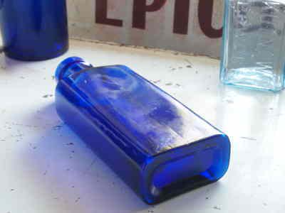 アンティークガラスケミカルボトルB