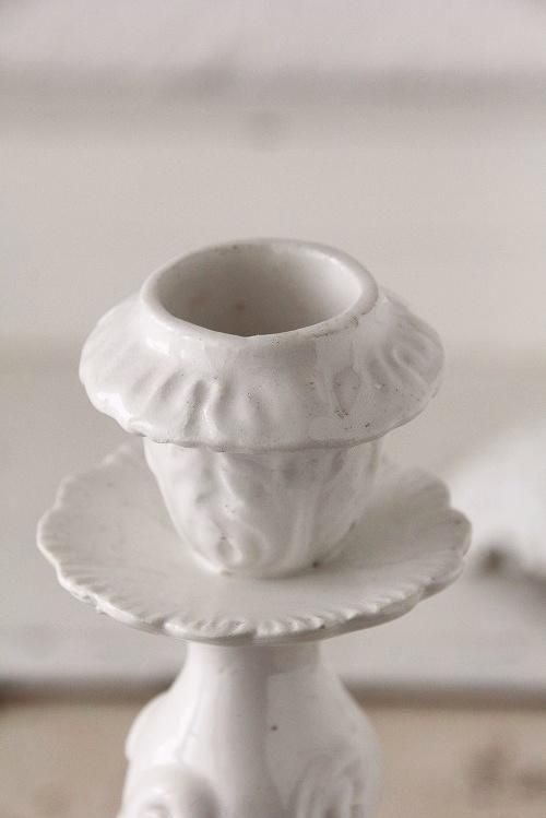 アンティーク陶器ホワイトキャンドルスタンド - アンティーク
