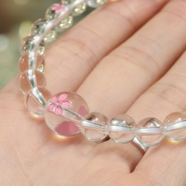 数珠ブレスレット 水晶 桜彫り - 念珠ドットコム