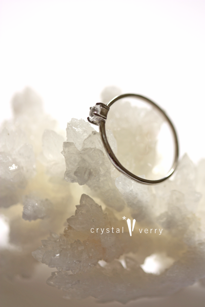 18金 ホワイトゴールド プチ 水晶リング - crystal-verry*