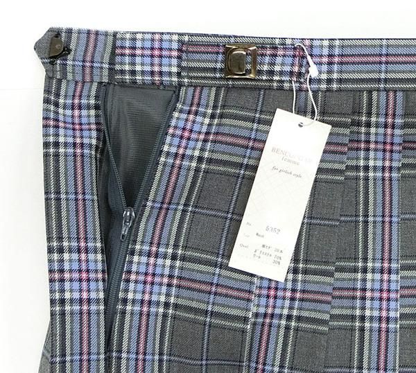 ラルフローレン　グレー　制服　スカート ラルフローレン 紺ブレザーにグレープリーツスカートのスーツ