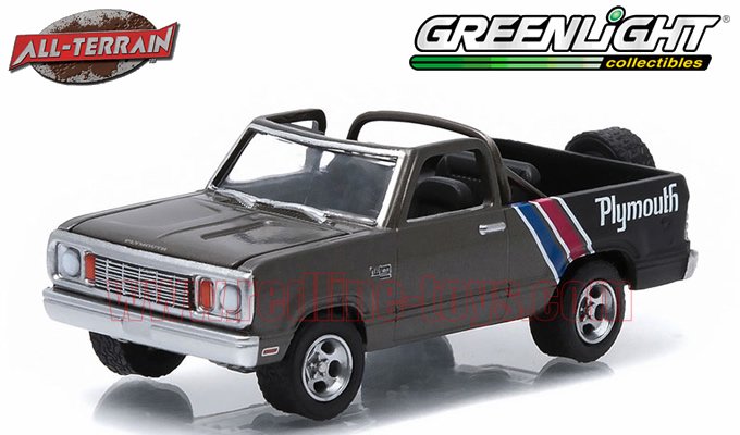 グリーンライト ALL-TERRAIN #2 1977 プリムス トレイルダスター グレー 1:64 - レッドラインコレクティブルズ