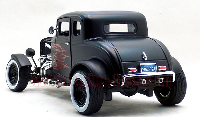モーターマックス 1932 フォード ホットロッド ブラック/フレア 1：18 