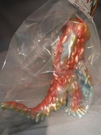 マルサン・第76回スーフェス限定「赤目ヘドラ えんじ