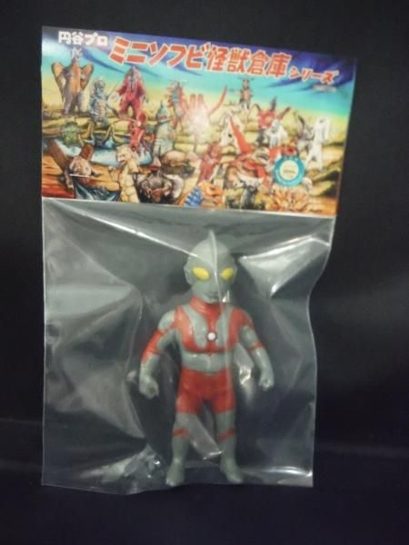ソフビ/MAX TOY マックストイ/ウルトラマン（蓄光）｜墓場の画廊