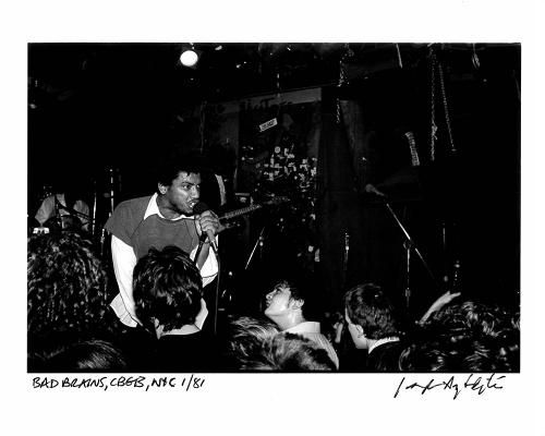 □BAD BRAINS CBGB,NYC 1/81 ORIGINAL PHOTO_ON STAGE 2L判額装