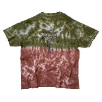 <img class='new_mark_img1' src='https://img.shop-pro.jp/img/new/icons13.gif' style='border:none;display:inline;margin:0px;padding:0px;width:auto;' />NADA._Double sided print tie-dye tee olive tie dyed