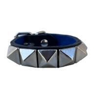 <img class='new_mark_img1' src='https://img.shop-pro.jp/img/new/icons13.gif' style='border:none;display:inline;margin:0px;padding:0px;width:auto;' />--1 row pyramid studs wristband